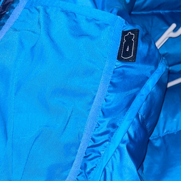 The North Face Women’s Navy and Turquoise Puffer Jacket - Picture 12 of 13